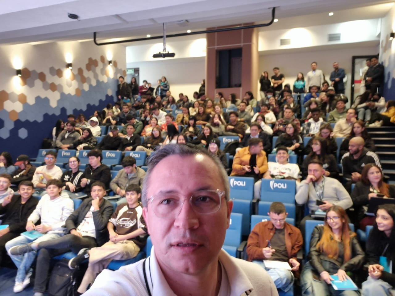 Clase de IA con Julián Castiblanco